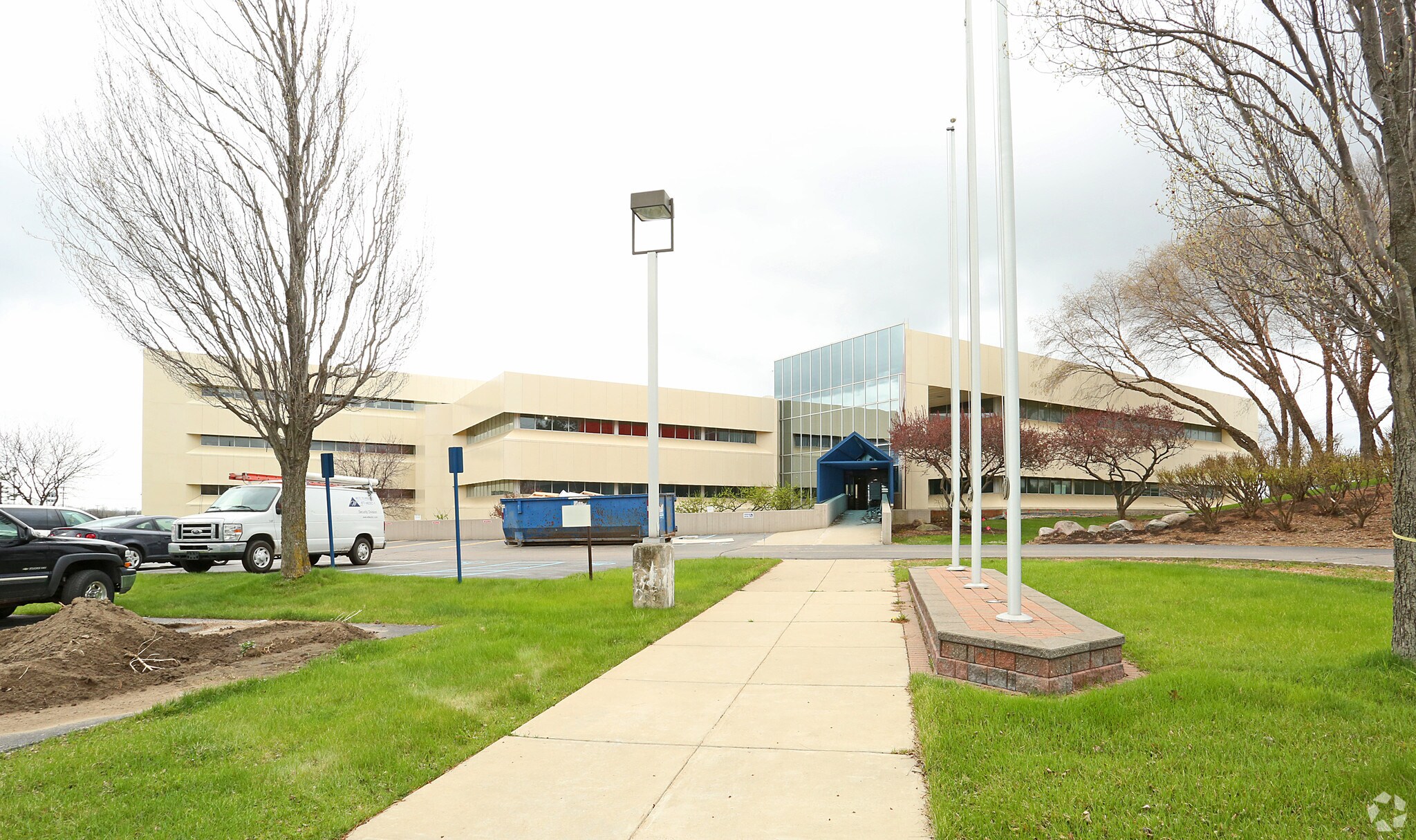 39201 W 7 Mile Rd, Livonia, MI 48152 Jeffress Center