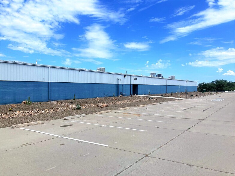 6900 S Park Ave, Tucson, AZ for lease - Building Photo - Image 2 of 6