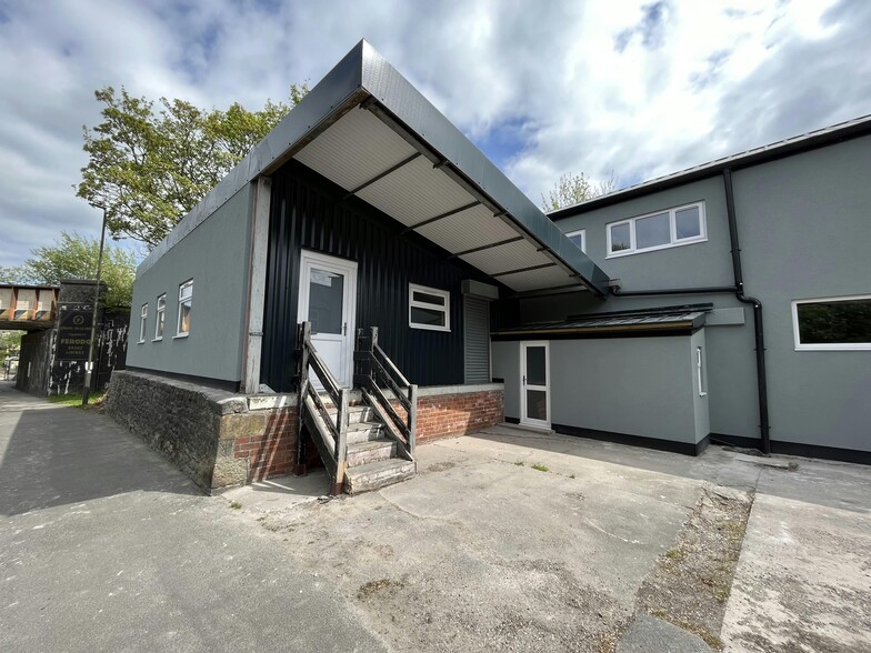 15 Manchester Rd, High Peak for lease - Building Photo - Image 2 of 11