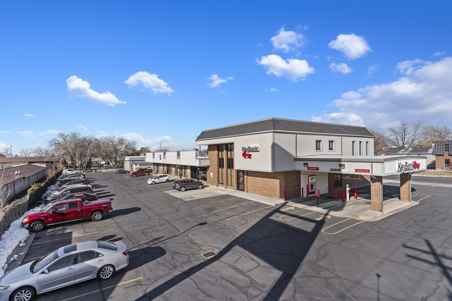 Key Bank Roy Retail Complex portfolio of 3 properties for sale on LoopNet.com - Building Photo - Image 1 of 12