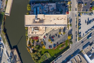 900 N Branch St, Chicago, IL - AERIAL  map view