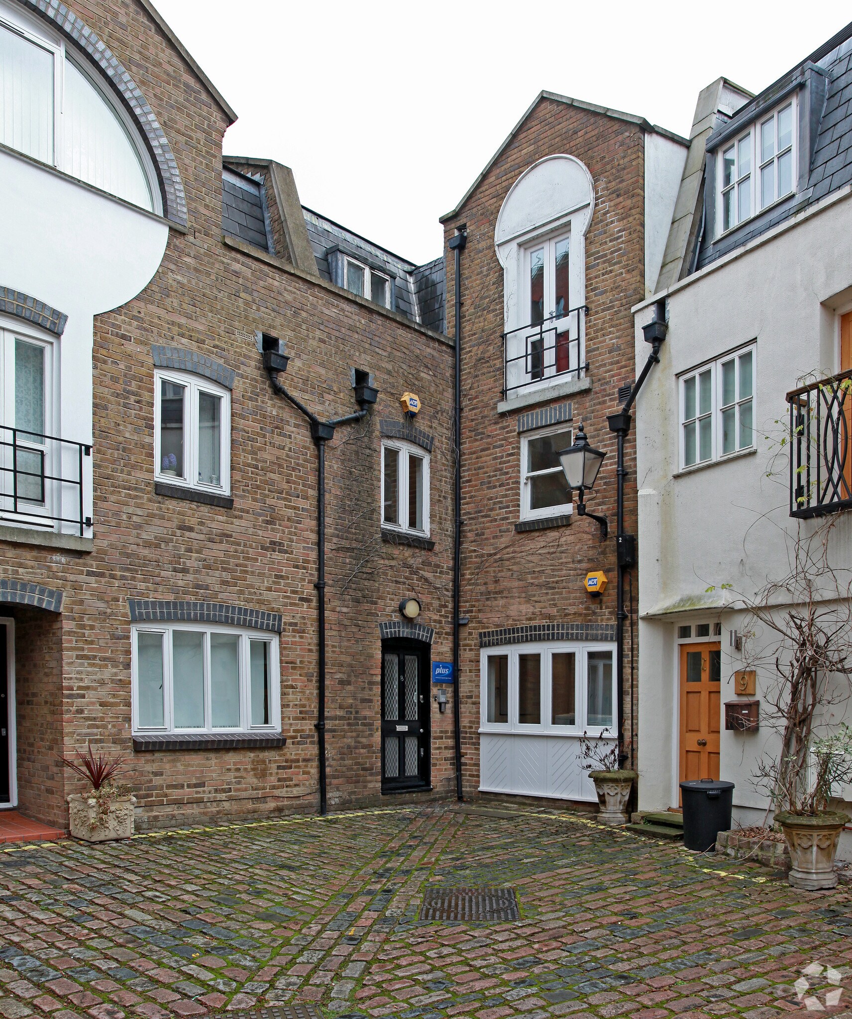 8 Celbridge Mews, London for lease Primary Photo- Image 1 of 30