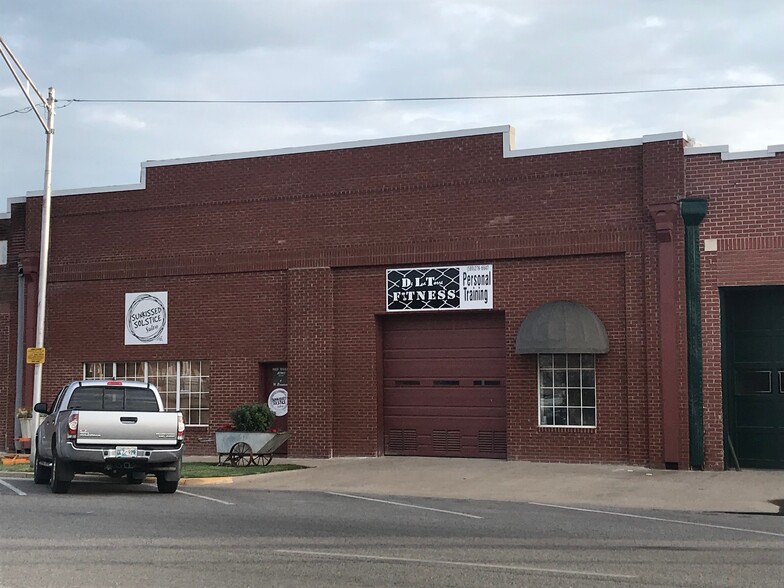 9 W Broadway St, Ardmore, OK for sale - Building Photo - Image 1 of 1