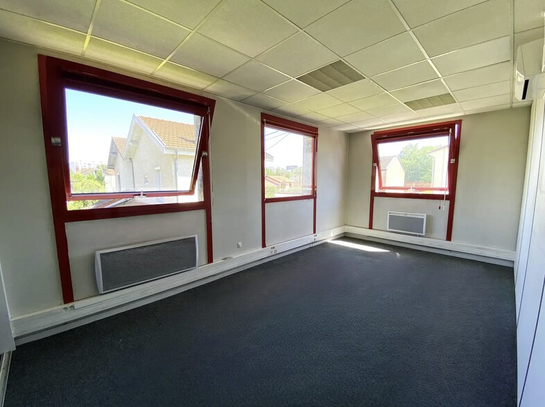 Office in Villeurbanne for sale - Interior Photo - Image 3 of 6