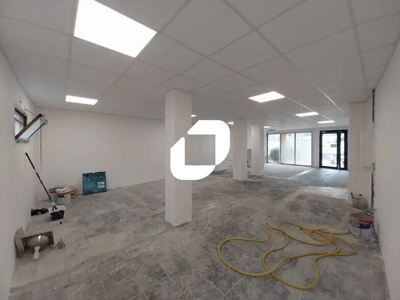 Retail in Montpellier for lease - Interior Photo - Image 2 of 5