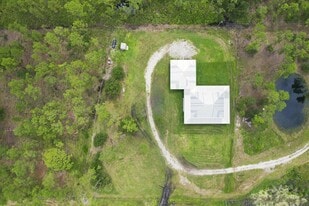 8146 Tropicaire Blvd, North Port FL - Specialty Property