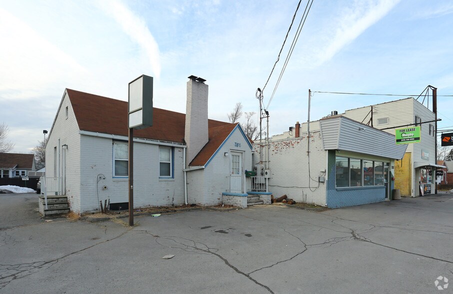 781-783 Ulster Ave, Kingston, NY for sale - Primary Photo - Image 1 of 1
