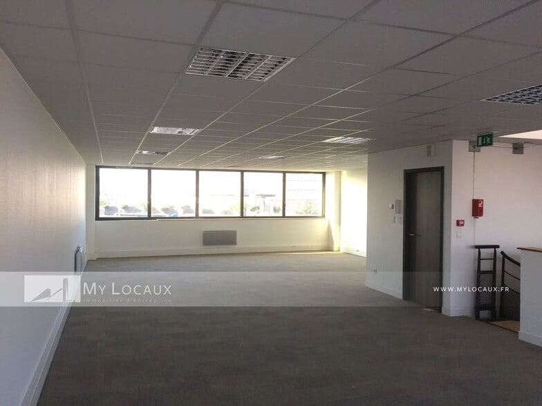 3 Route De La Révolte, Saint-Denis for lease - Building Photo - Image 3 of 15