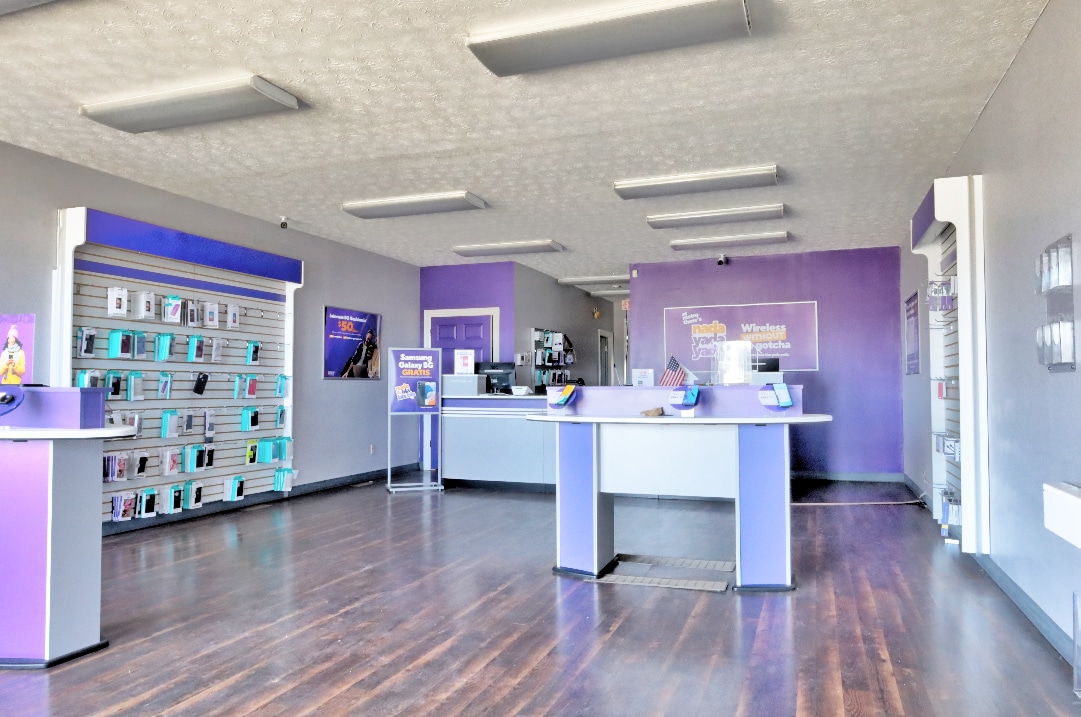 1122-1130 US Highway 127 S, Frankfort, KY for lease Interior Photo- Image 1 of 3