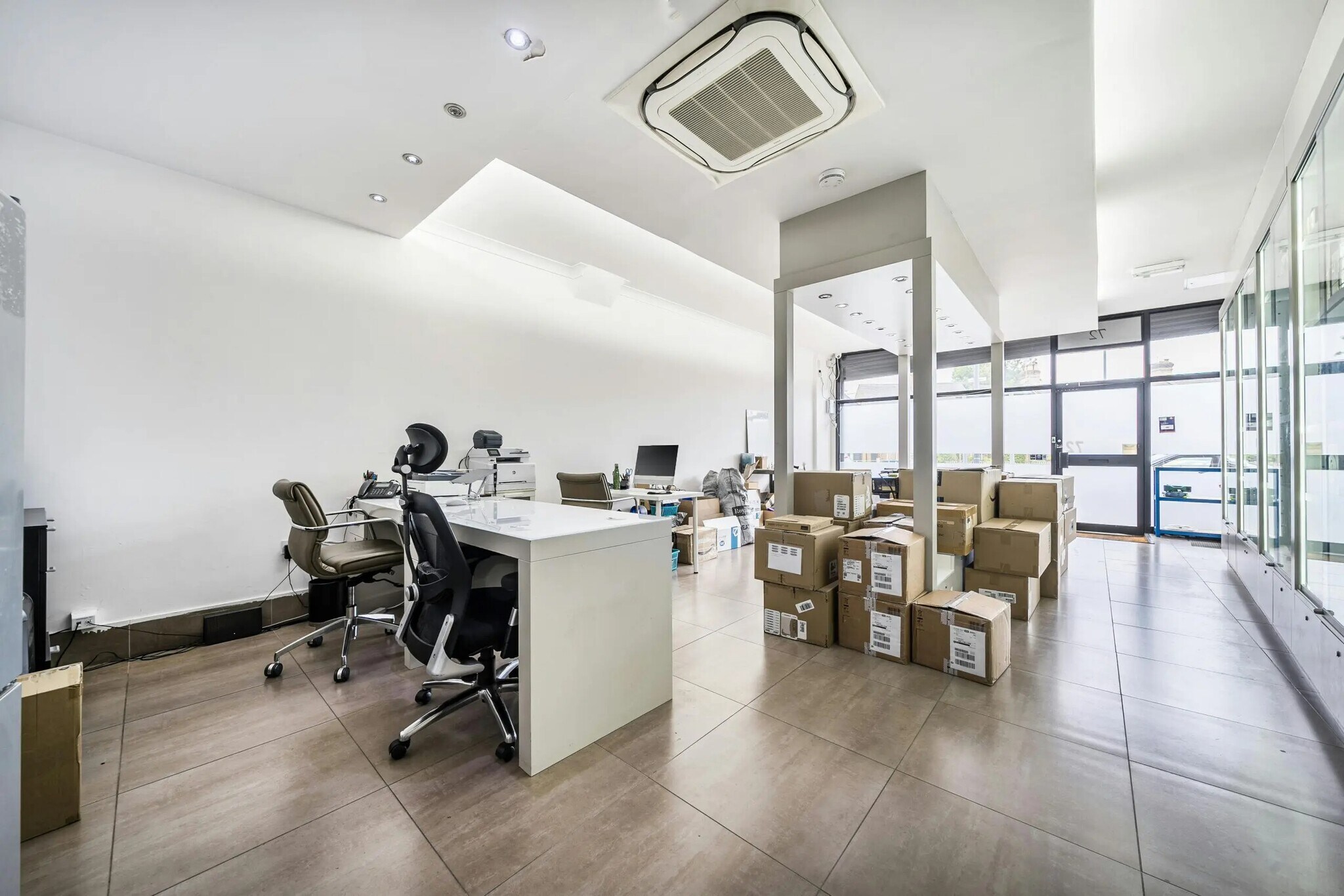 70-72 Pinner Green, Pinner for lease Interior Photo- Image 1 of 9