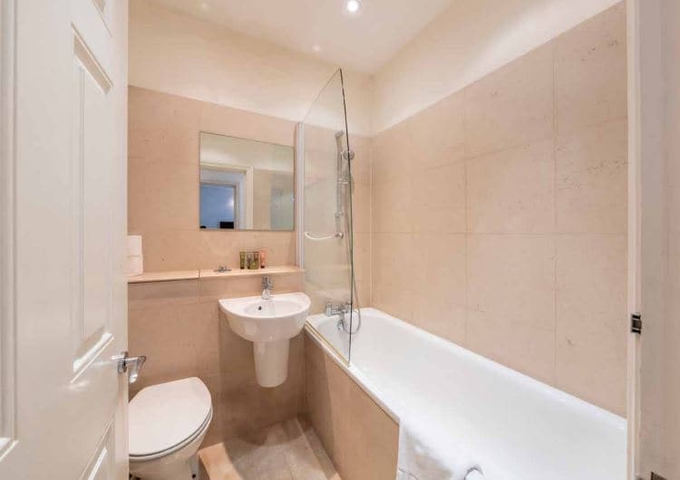 140 Minories, London for sale Interior Photo- Image 1 of 1