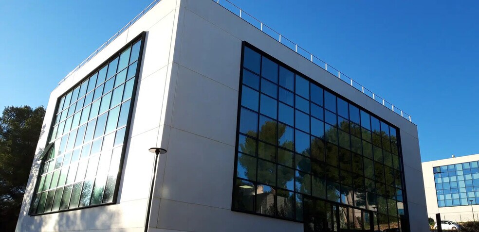 392 Avenue Des Genévriers, La Ciotat for lease - Building Photo - Image 2 of 4