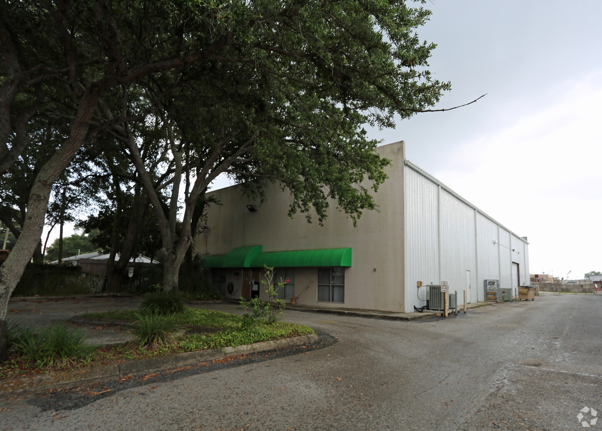 2420 30th Ave N, Saint Petersburg, FL for sale Primary Photo- Image 1 of 1