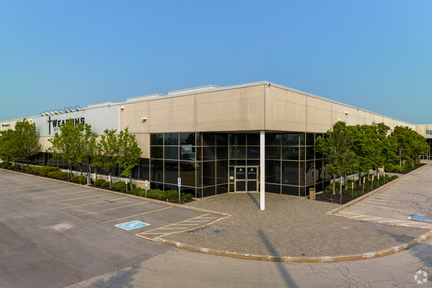 7965 Goreway Dr, Brampton, ON for lease - Building Photo - Image 1 of 1