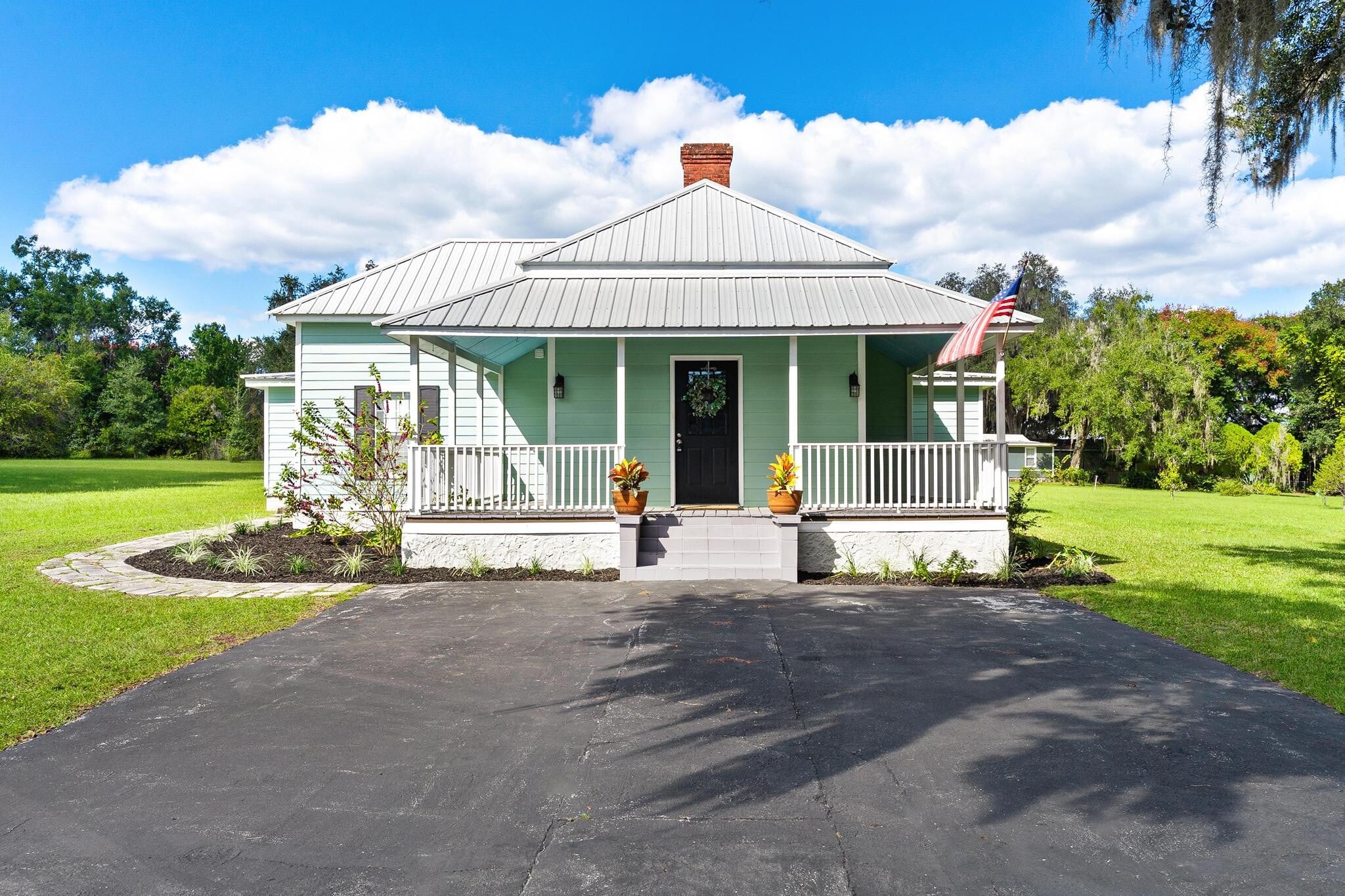 229 W McClendon St, Lady Lake, FL for sale Primary Photo- Image 1 of 16