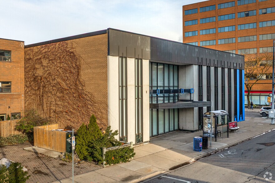 31 King St, St Catharines, ON for lease - Interior Photo - Image 2 of 20