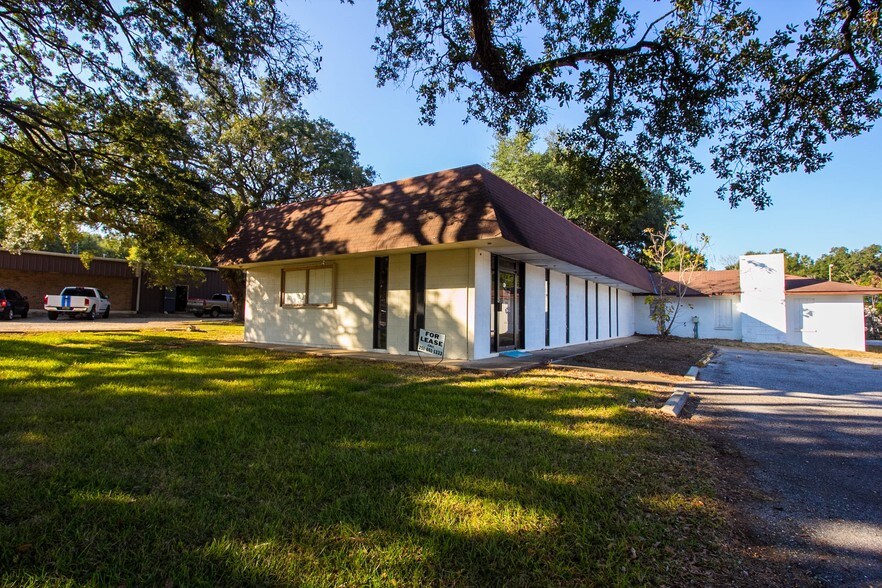 5946 Three Notch Rd, Mobile, AL for sale - Building Photo - Image 1 of 1