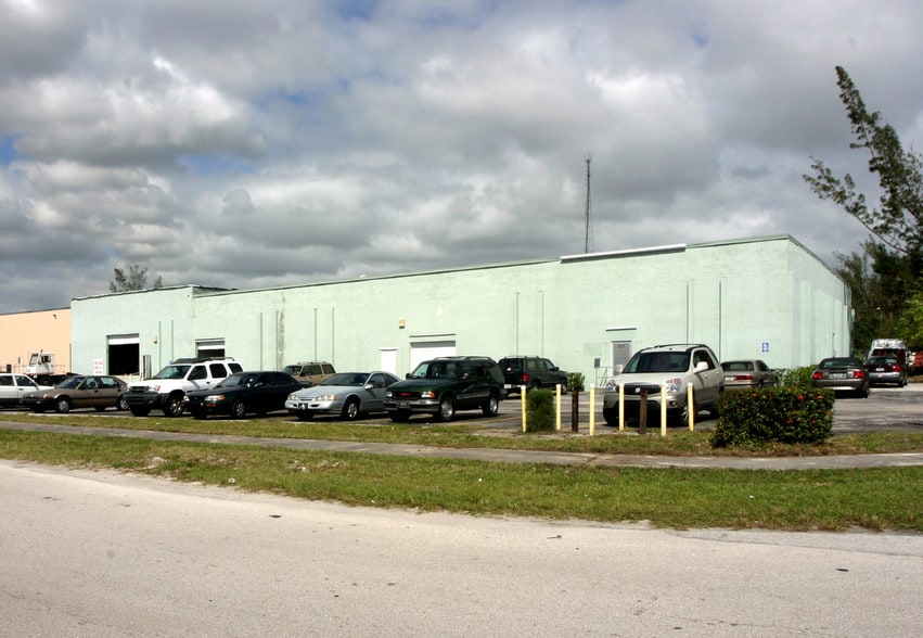 210 Newman Rd, Lake Park, FL for sale - Building Photo - Image 3 of 9