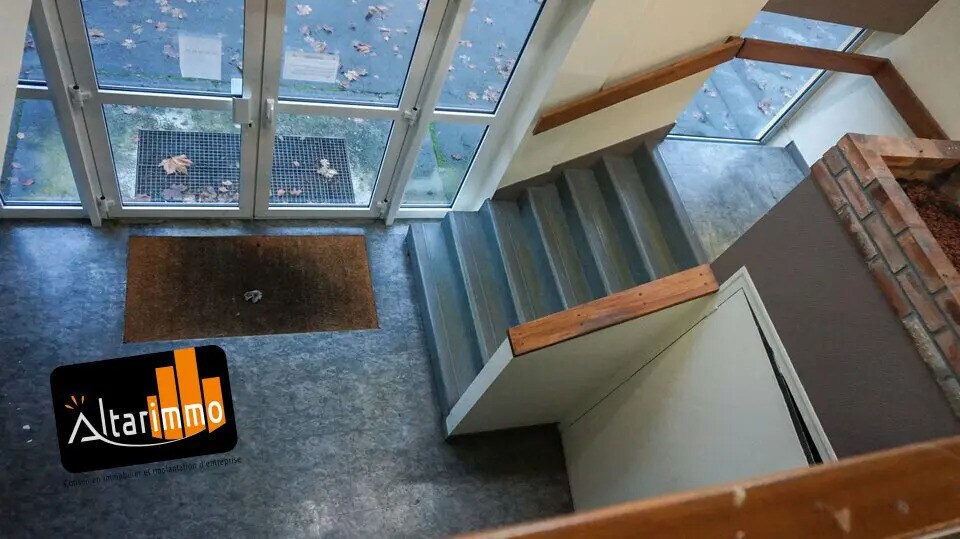 Office in Bellême for lease - Interior Photo - Image 2 of 7