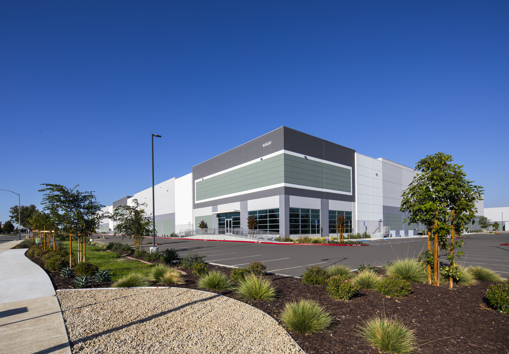 901 Venture Way, Gilroy, CA for lease Building Photo- Image 1 of 3