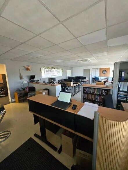 92 Boulevard De L'Europe, Vitrolles for lease - Interior Photo - Image 1 of 9