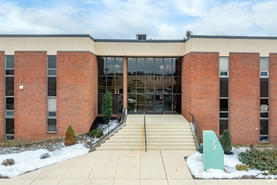 3 Park Plz, Wyomissing, PA for lease - Building Photo - Image 3 of 7