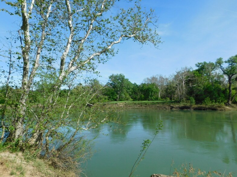 22060 Forbes Way, Red Bluff, CA for sale - Primary Photo - Image 1 of 1