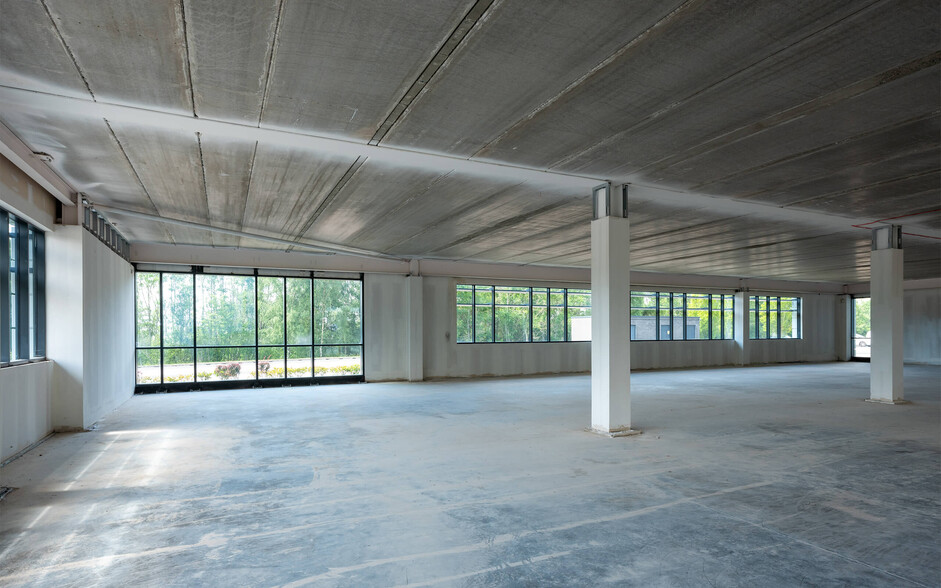 Parklands Ave, Holytown for lease - Interior Photo - Image 2 of 3