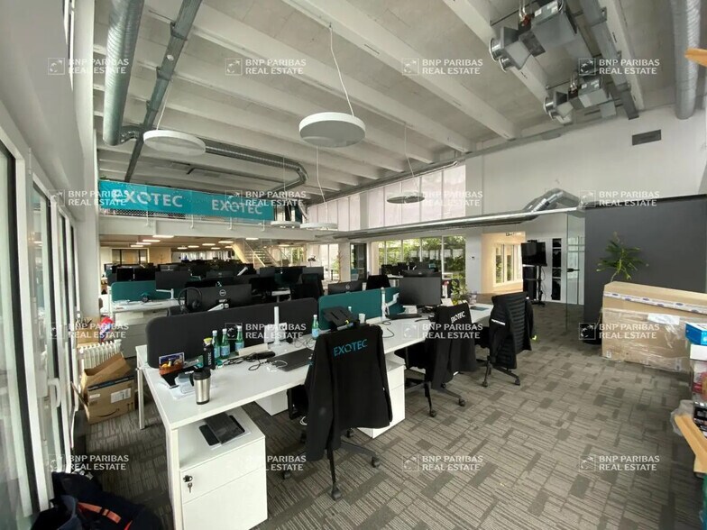 132 Allée Des Mannequins, Villeneuve-d'Ascq for lease - Building Photo - Image 2 of 22