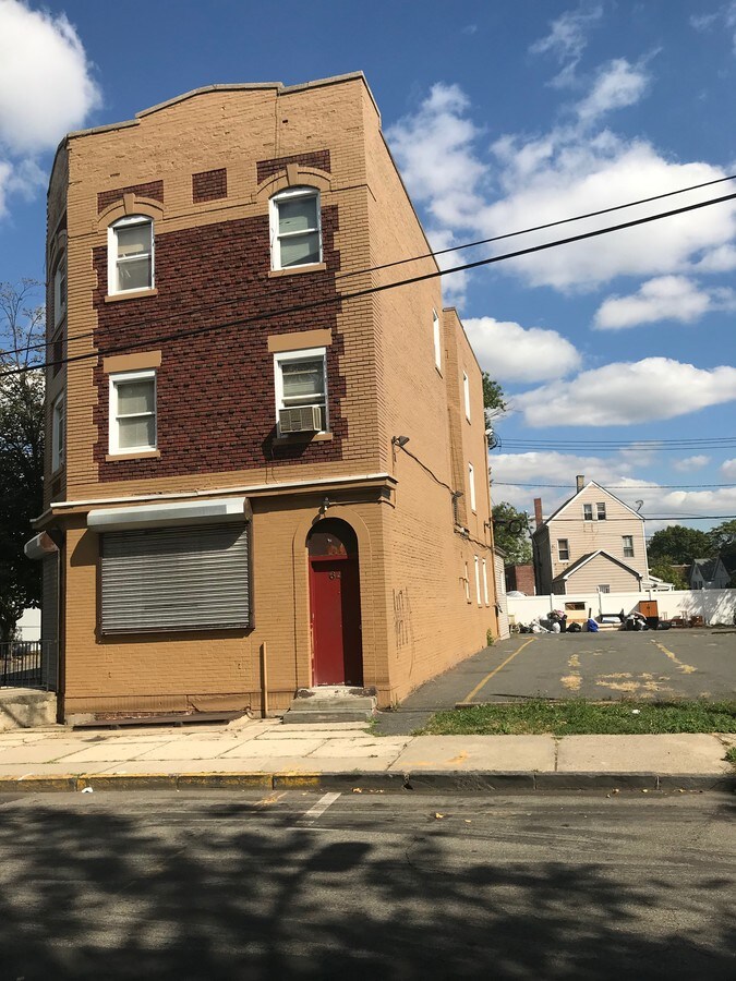 64 Springdale Ave, East Orange, NJ 07017