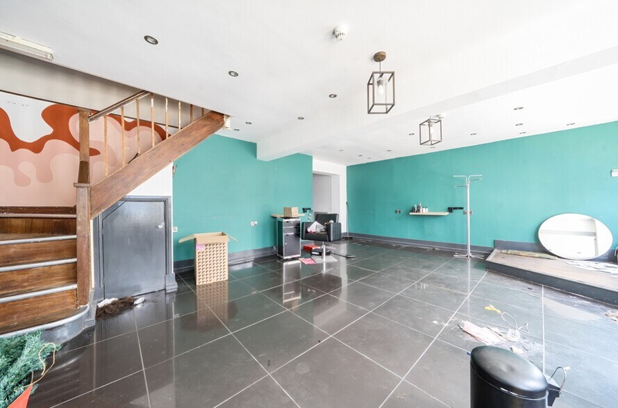 17 Westgate, Sleaford for lease - Building Photo - Image 2 of 10