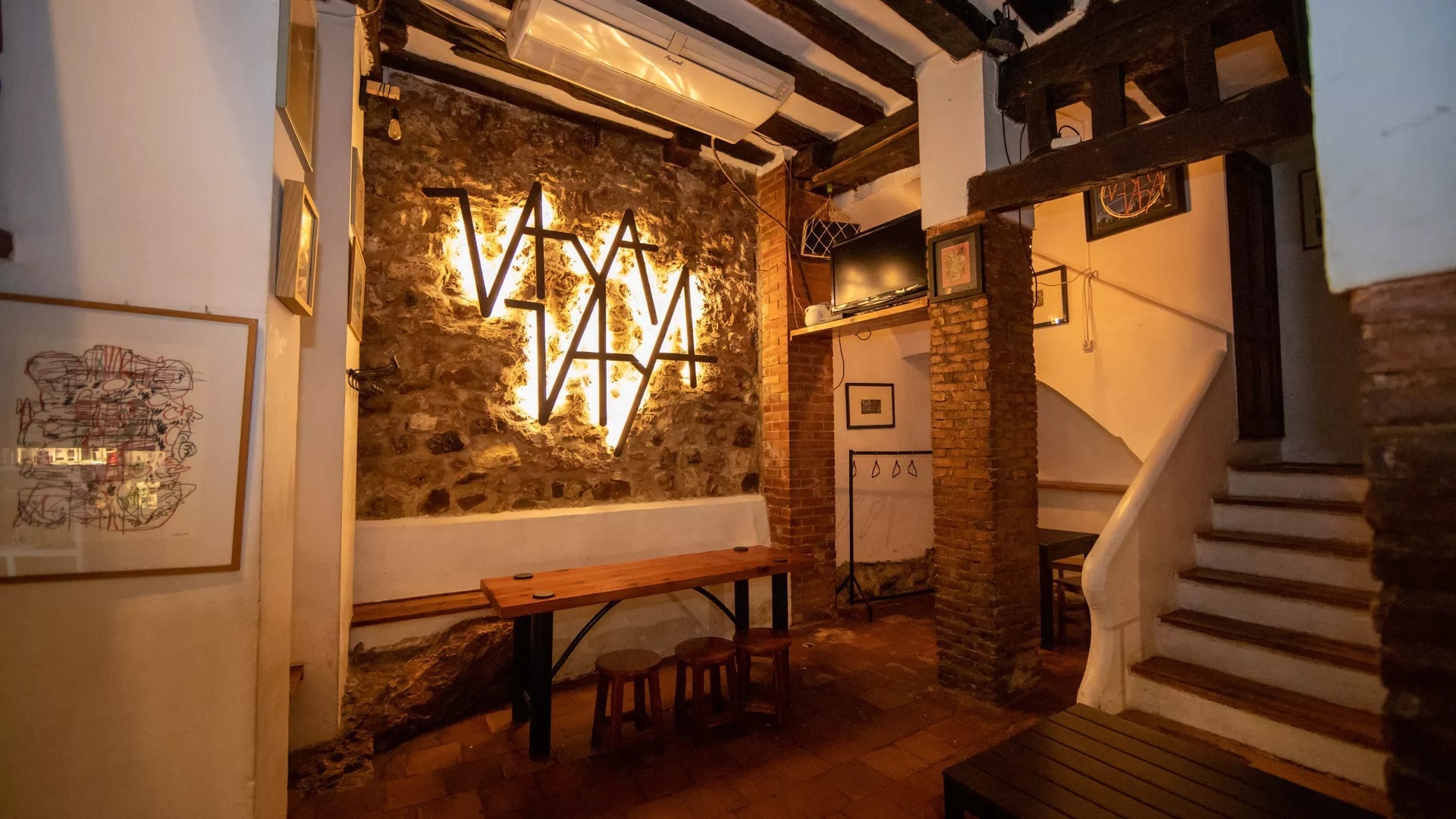 Retail in Cuenca, Cuenca for lease Building Photo- Image 1 of 2