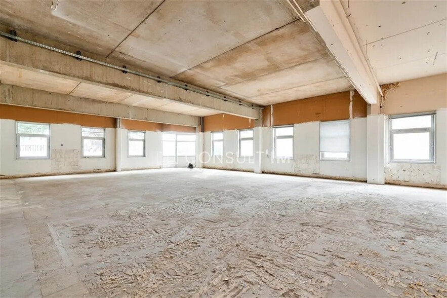 Office in Saint-Cloud for sale - Building Photo - Image 2 of 9