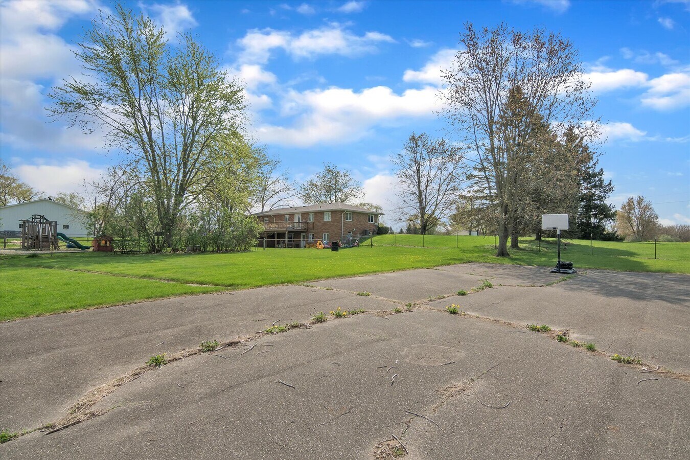 1401 E M36, Pinckney, MI 48169 Office for Sale