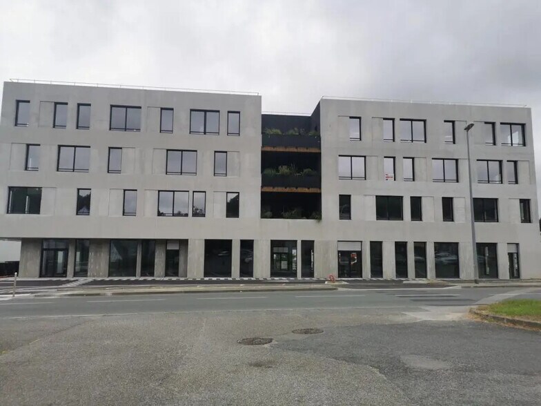 Retail in Anglet for lease - Building Photo - Image 1 of 1