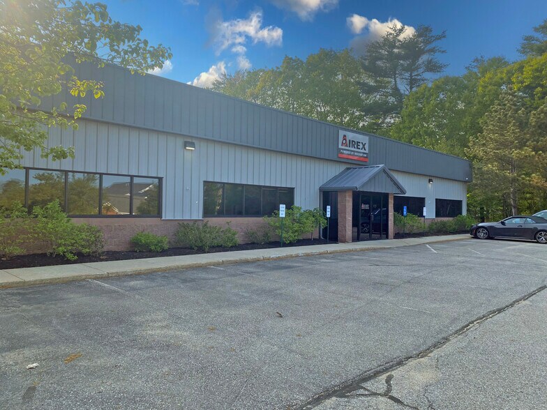 15 Lilac Ln, Somersworth, NH 03878