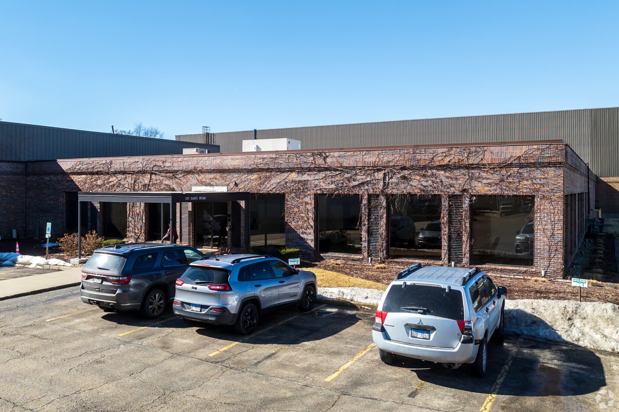 1111 Davis Rd, Elgin, IL for sale Primary Photo- Image 1 of 1