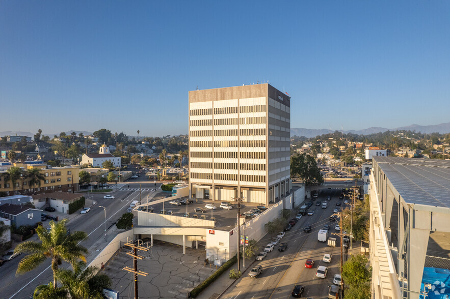 1910 W Sunset Blvd, Los Angeles, CA for lease - Building Photo - Image 2 of 5