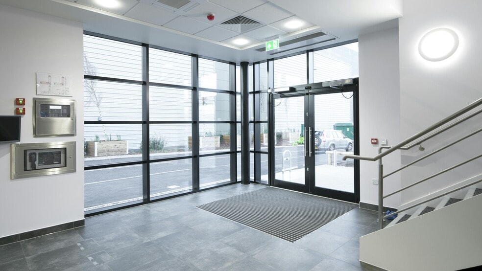 Jenkins Ln, Barking for lease - Building Photo - Image 3 of 15