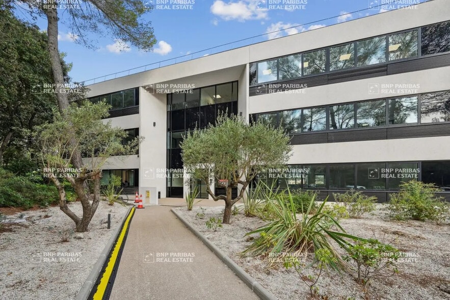 Office in Valbonne for sale - Building Photo - Image 3 of 18