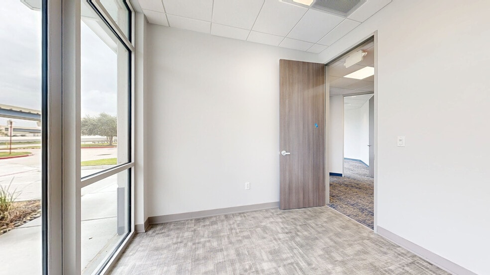 3200 S Sam Houston Pky E, Houston, TX for lease - Matterport 3D Scan - Image 3 of 14