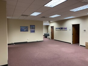 250 Chastain Rd, Kennesaw, GA for lease Interior Photo- Image 2 of 32