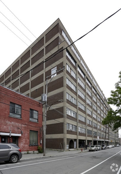 5425 Av Casgrain, Montréal, QC for lease - Building Photo - Image 2 of 7