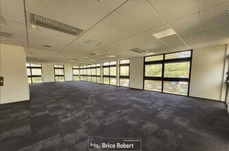 Office in Écully for lease Interior Photo- Image 2 of 5