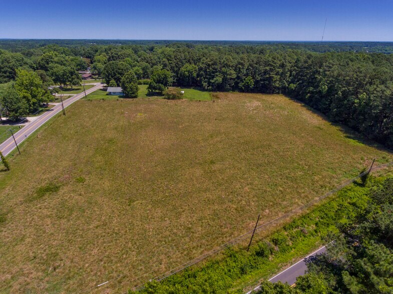 707 S Mineral Springs Rd, Durham, NC 27703