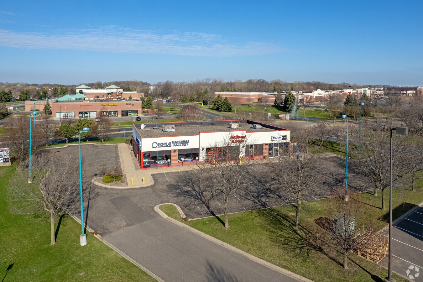 8484 Tamarack Rd, Woodbury, MN 55125 8484 Tamarack Rd