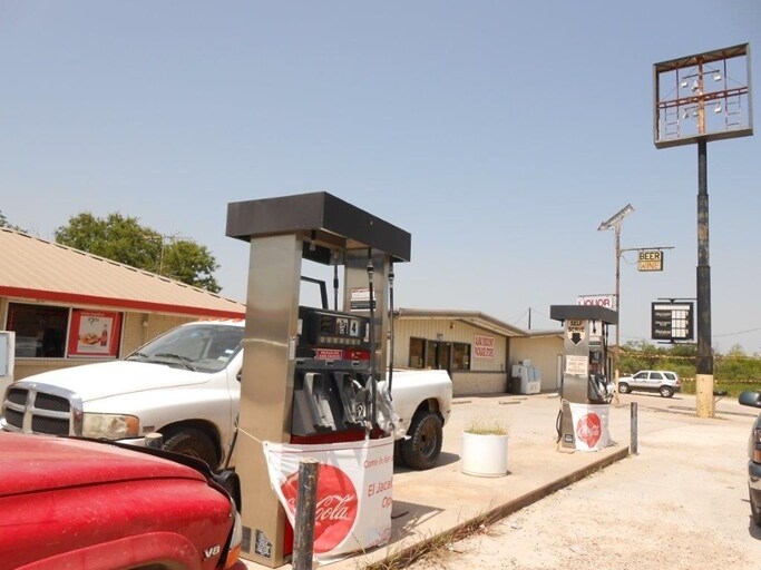 103 NW Interstate 45 Service Rd, Ennis, TX for sale - Primary Photo - Image 1 of 1