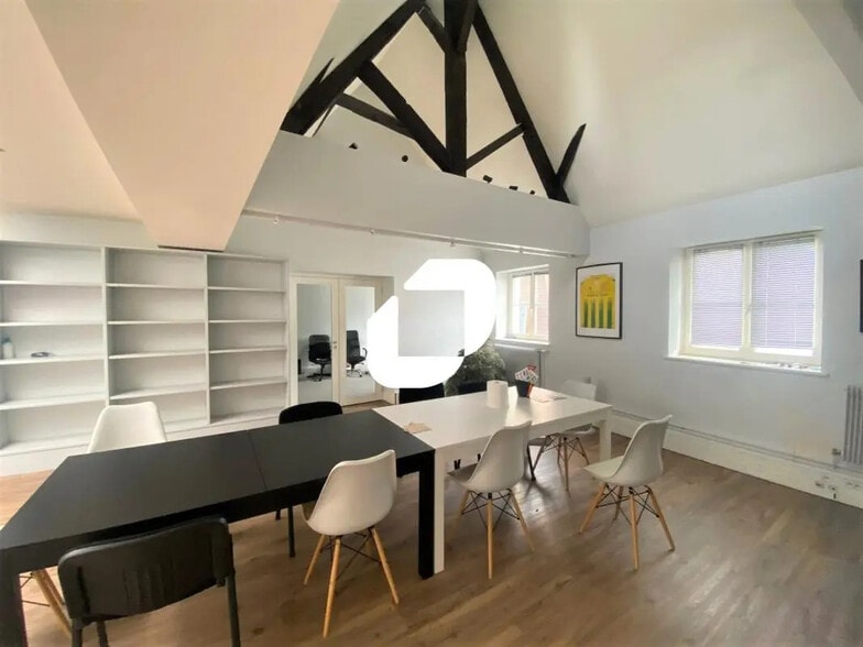 Office in Lille for lease - Interior Photo - Image 3 of 11