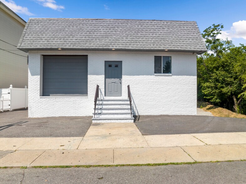 8 Halstead Ave, Wallington, NJ for sale - Building Photo - Image 1 of 1