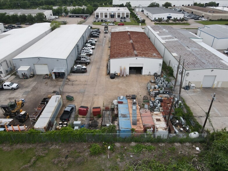 5094 Steadmont Dr, Houston, TX for sale - Building Photo - Image 3 of 4